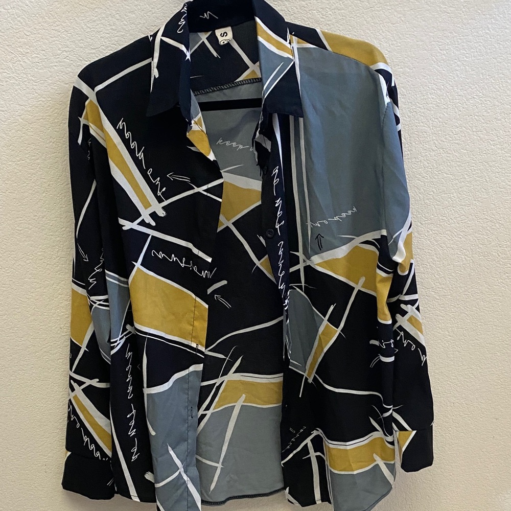 Geometric Women’s Button Up